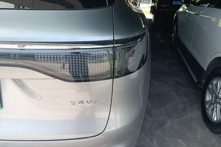 Used Hima AITO M8 2025 Extended-Range Ultra Version 53.4 kWh 5-Seater Edition Right Rear Taillight