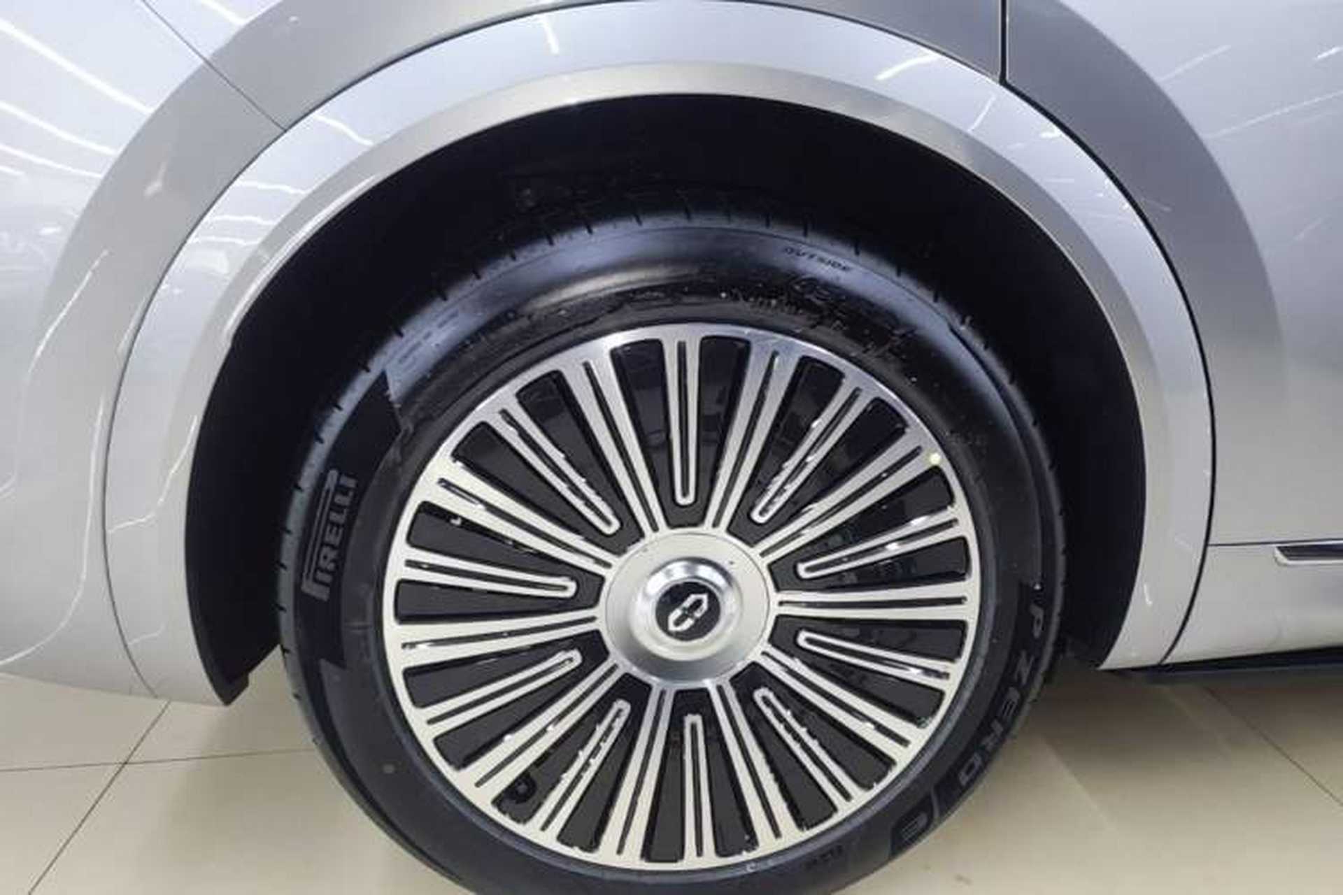 Used Hima AITO M8 2025 Extended-Range Ultra Version 53.4 kWh 5-Seater Edition Right Rear Wheel Hub