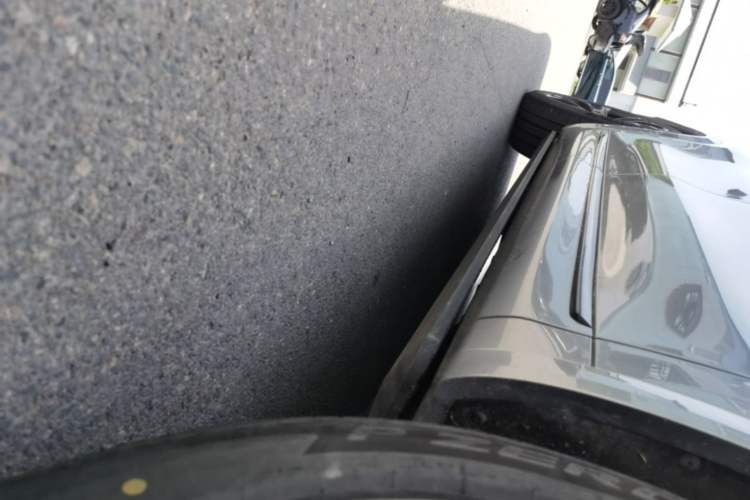 Used Hima AITO M8 2025 Extended-Range Max+ Version 53.4 kWh 5-Seater Edition Right Side Sill