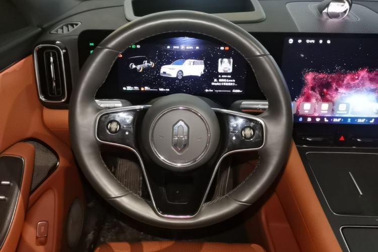 Used Hima AITO M8 2025 Extended-Range Ultra Version 53.4 kWh 5-Seater Edition Steering Wheel