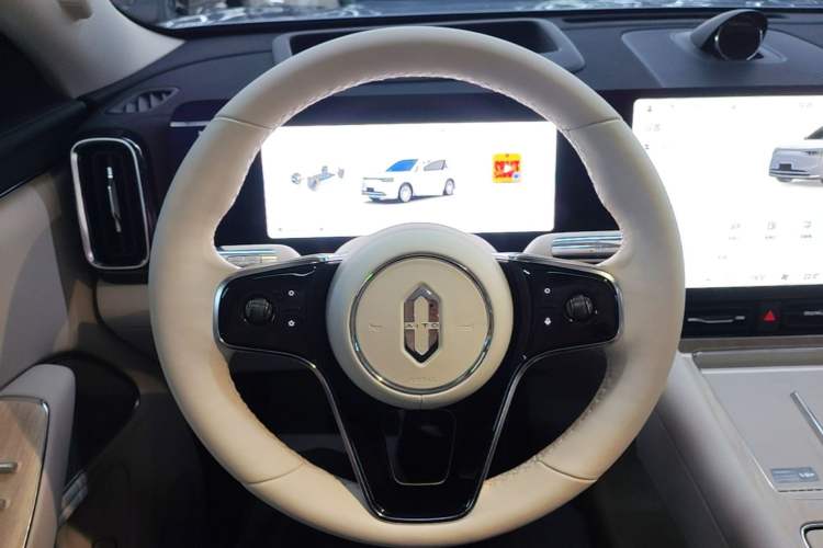 Used Hima AITO M8 2025 Extended-Range Ultra Version 53.4 kWh 5-Seater Edition Steering Wheel