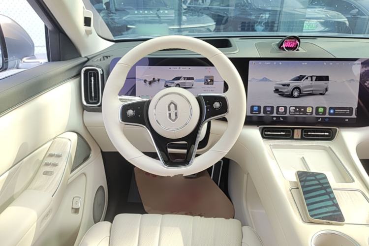 Used Hima AITO M8 2025 Extended-Range Max+ Version 53.4 kWh 6-Seater Edition Steering Wheel