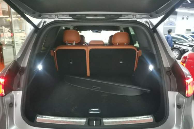 Used Hima AITO M8 2025 Extended-Range Ultra Version 53.4 kWh 5-Seater Edition Trunk