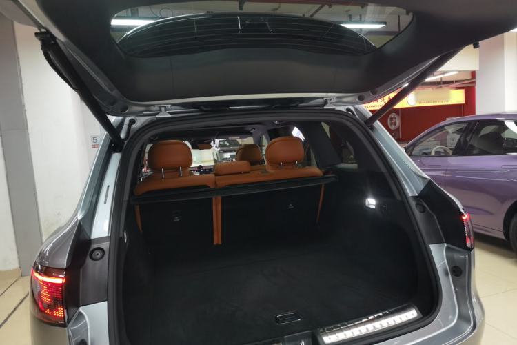 Used Hima AITO M8 2025 Extended-Range Ultra Version 53.4 kWh 5-Seater Edition Trunk