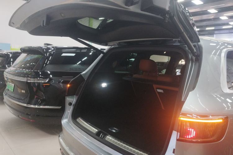 Used Hima AITO M8 2025 Extended-Range Max+ Version 53.4 kWh 5-Seater Edition Trunk