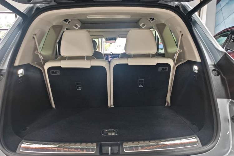 Used Hima AITO M8 2025 Extended-Range Ultra Version 53.4 kWh 6-Seater Edition Trunk