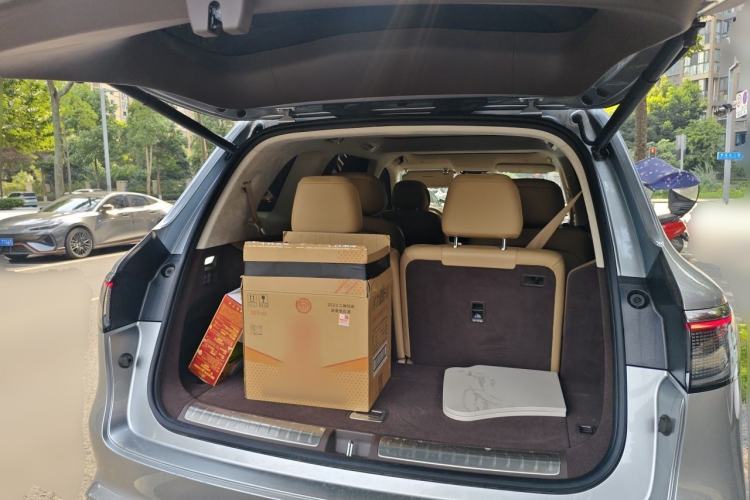 Used Hima AITO M8 2025 Extended-Range Max+ Version 53.4 kWh 6-Seater Edition Trunk