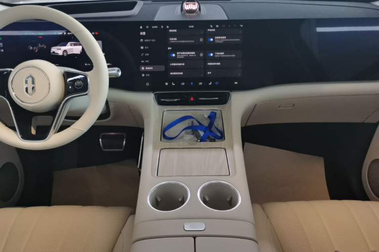 Used Hima AITO M8 2025 Extended-Range Max+ Version 53.4 kWh 5-Seater Edition Audio And AC Panel
