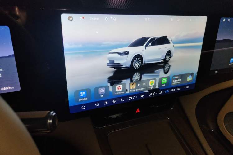 Used Hima AITO M8 2025 Extended-Range Ultra Version 53.4 kWh 6-Seater Edition Audio And AC Panel