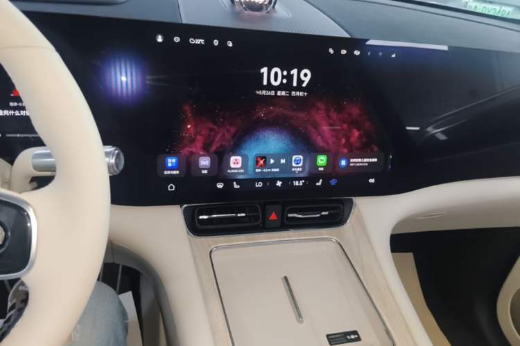 Used Hima AITO M8 2025 Extended-Range Max+ Version 53.4 kWh 5-Seater Edition Audio And AC Panel