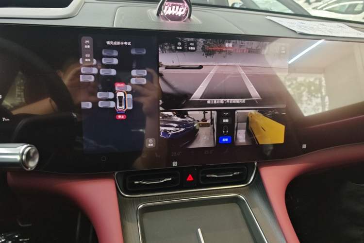 Used Hima AITO M8 2025 Model, Pure Electric Max+ Five-Seat All-Wheel-Drive Version Audio And AC Panel