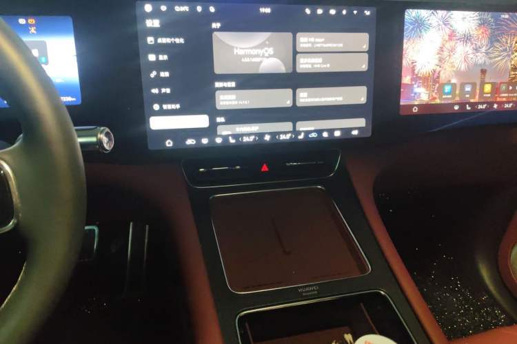 Used Hima AITO M8 2025 Extended-Range Max+ Version 53.4 kWh 6-Seater Edition Audio And AC Panel