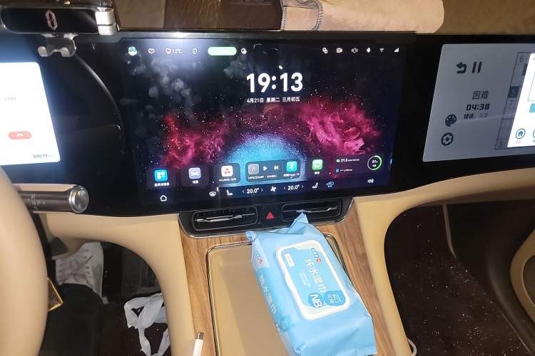 Used Hima AITO M8 2025 Extended-Range Max+ Version 53.4 kWh 6-Seater Edition Audio And AC Panel