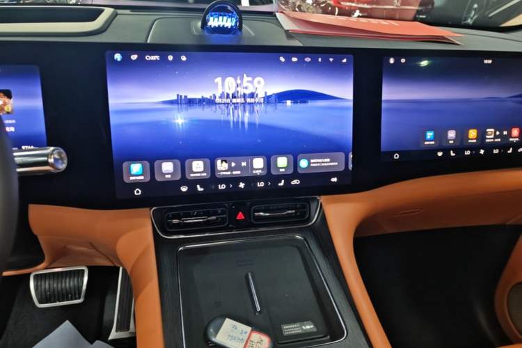 Used Hima AITO M8 2025 Extended-Range Ultra Version 53.4 kWh 6-Seater Edition Audio And AC Panel