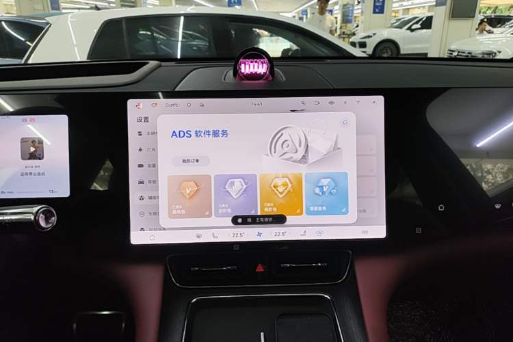Used Hima AITO M8 2025 Extended-Range Max+ Version 53.4 kWh 5-Seater Edition Audio And AC Panel