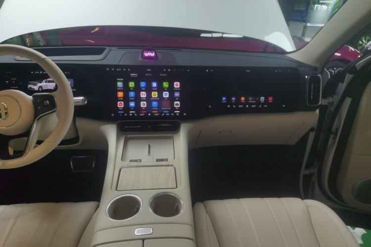Used Hima AITO M8 2025 Extended-Range Max+ Version 53.4 kWh 6-Seater Edition Audio And AC Panel