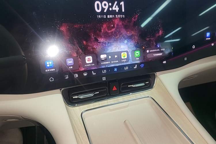 Used Hima AITO M8 2025 Extended-Range Max+ Version 53.4 kWh 5-Seater Edition Audio And AC Panel