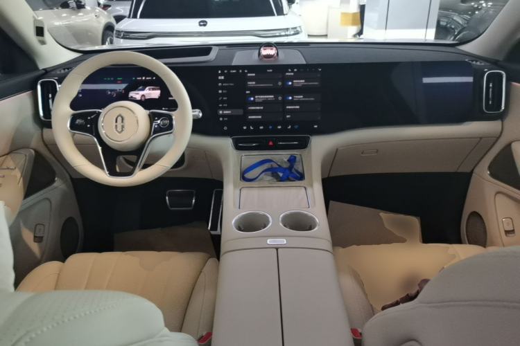 Used Hima AITO M8 2025 Extended-Range Max+ Version 53.4 kWh 5-Seater Edition Center Console