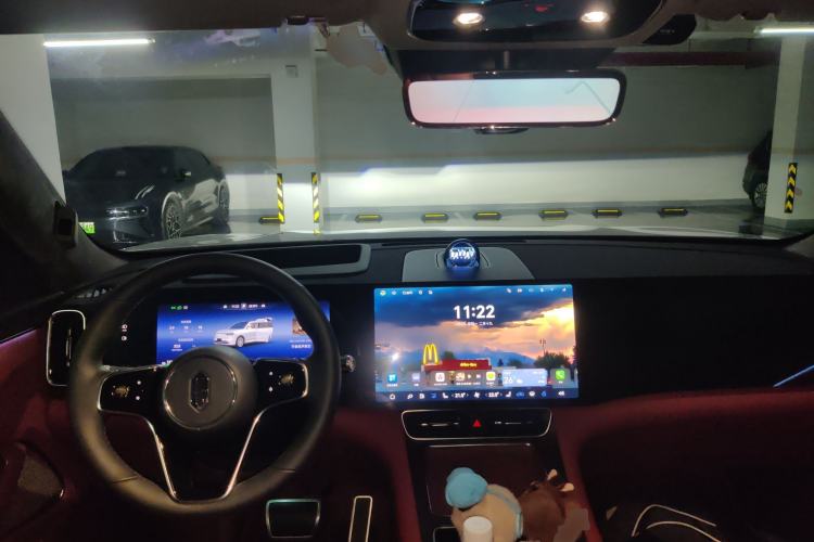 Used Hima AITO M8 2025 Extended-Range Ultra Version 53.4 kWh 6-Seater Edition Center Console