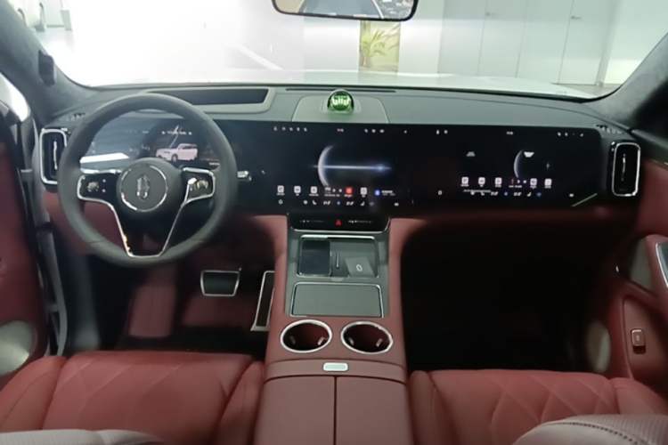 Used Hima AITO M8 2025 Extended-Range Max+ Version 53.4 kWh 5-Seater Edition Center Console