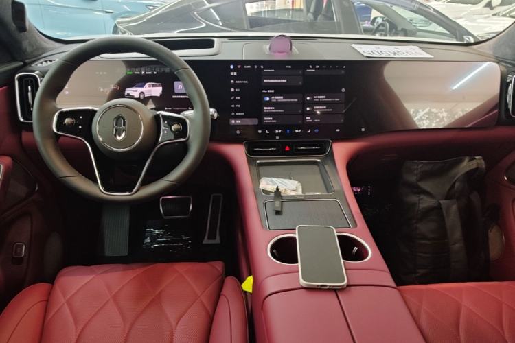 Used Hima AITO M8 2025 Model, Pure Electric Max+ Five-Seat All-Wheel-Drive Version Center Console