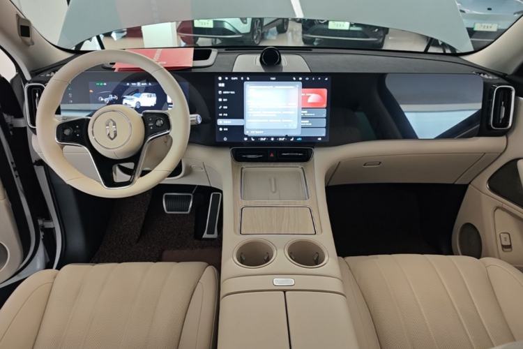Used Hima AITO M8 2025 Extended-Range Max+ Version 53.4 kWh 6-Seater Edition Center Console