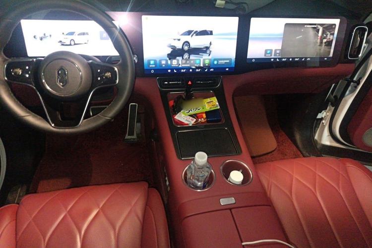 Used Hima AITO M8 2025 Extended-Range Max+ Version 53.4 kWh 5-Seater Edition Center Console