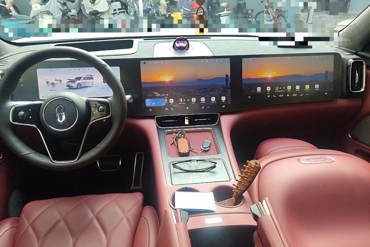 Used Hima AITO M8 2025 Extended-Range Ultra Version 53.4 kWh 6-Seater Edition Center Console