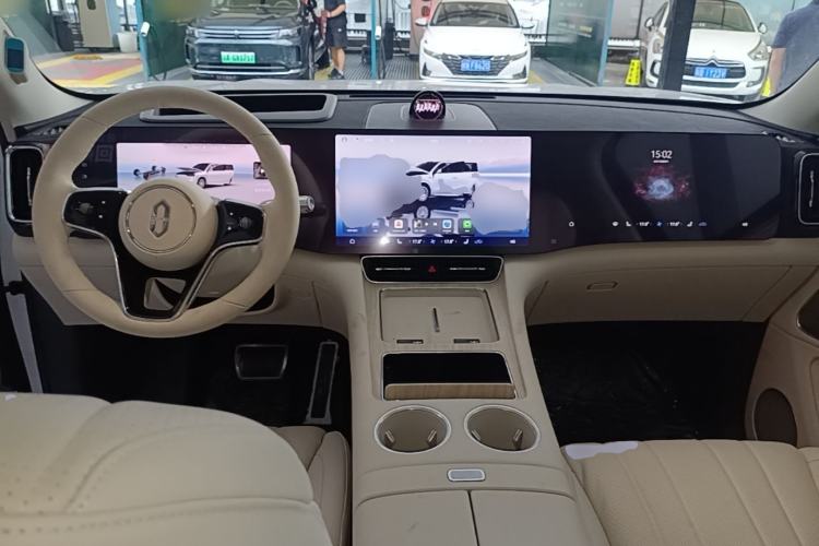 Used Hima AITO M8 2025 Extended-Range Ultra Version 53.4 kWh 5-Seater Edition Center Console