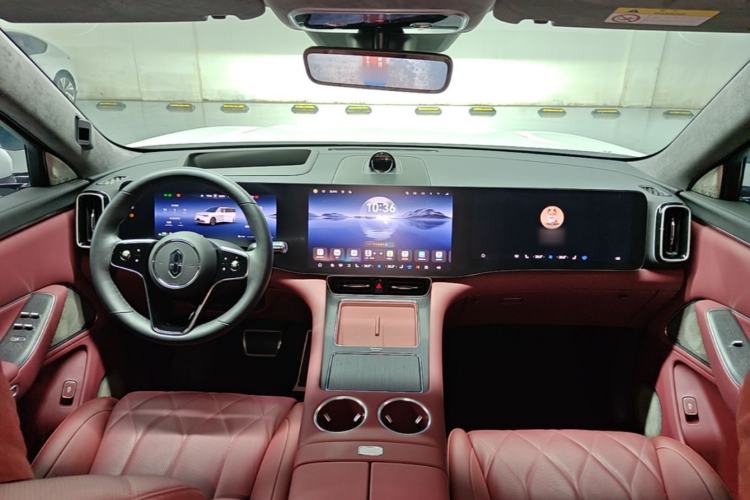 Used Hima AITO M8 2025 Extended-Range Max+ Version 53.4 kWh 5-Seater Edition Center Console