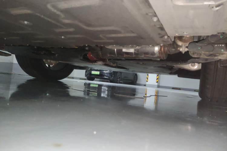 Used Hima AITO M8 2025 Extended-Range Ultra Version 53.4 kWh 6-Seater Edition Chassis Front Right
