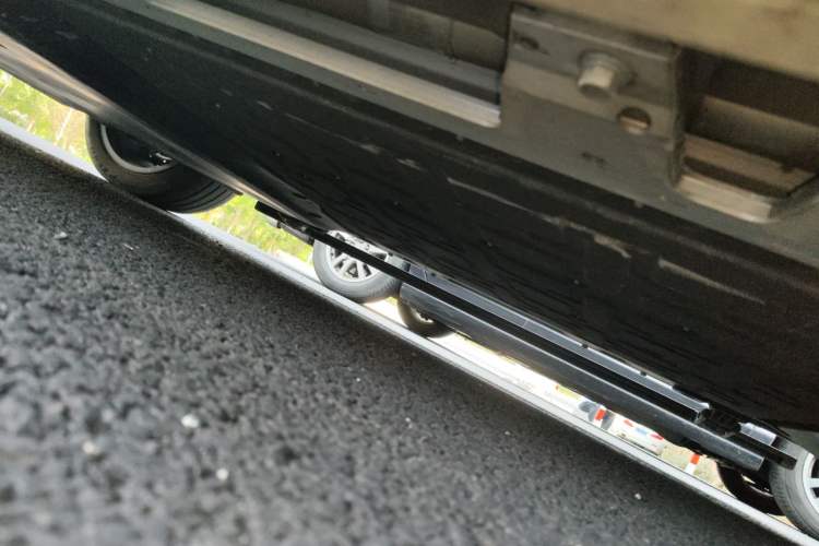 Used Hima AITO M8  Chassis Front Right