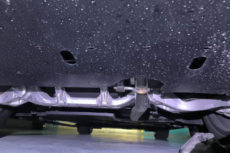Used Hima AITO M8 2025 Extended-Range Ultra Version 53.4 kWh 5-Seater Edition Chassis Rear