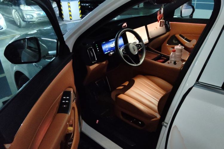 Used Hima AITO M8 2025 Extended-Range Max+ Version 53.4 kWh 6-Seater Edition Driver Seat