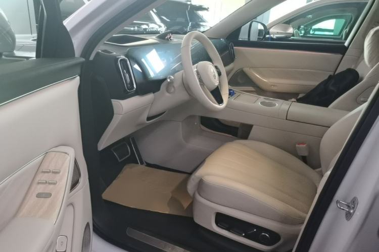 Used Hima AITO M8 2025 Extended-Range Max+ Version 53.4 kWh 5-Seater Edition Driver Seat