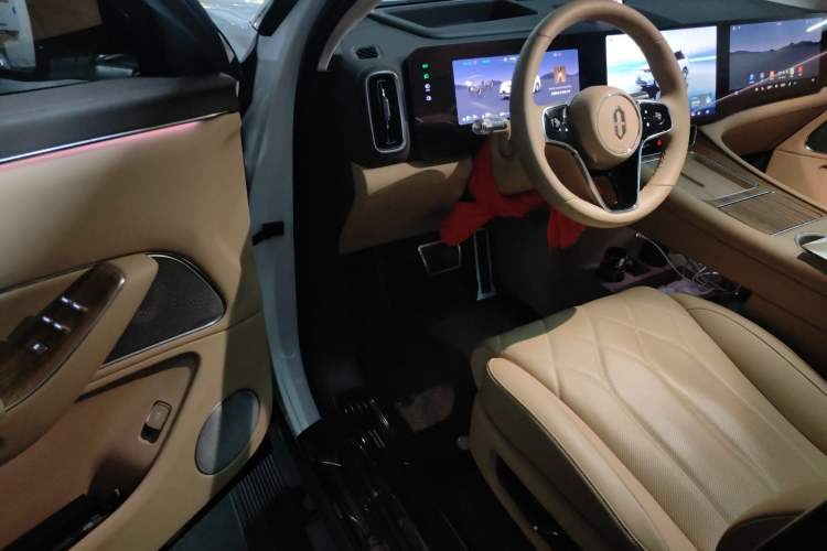 Used Hima AITO M8 2025 Extended-Range Ultra Version 53.4 kWh 6-Seater Edition Driver Seat