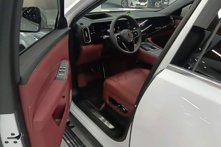 Used Hima AITO M8 2025 Extended-Range Max+ Version 53.4 kWh 5-Seater Edition Driver Seat