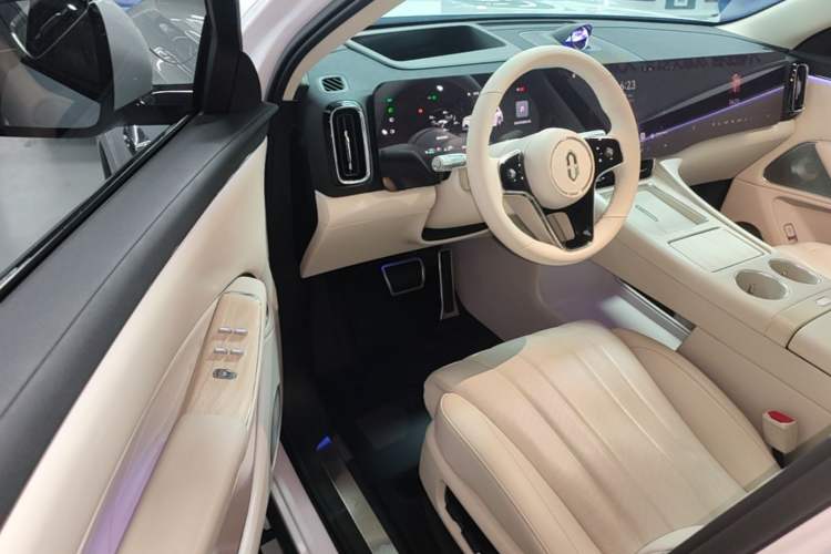 Used Hima AITO M8 2025 Extended-Range Max+ Version 53.4 kWh 6-Seater Edition Driver Seat