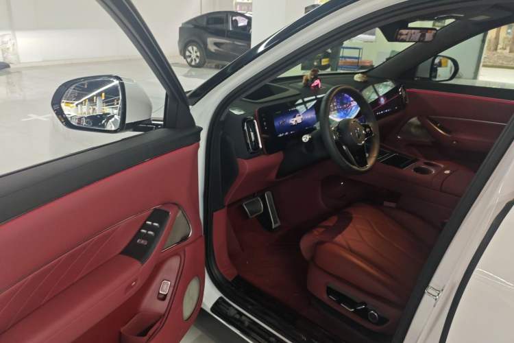 Used Hima AITO M8 2025 Extended-Range Ultra Version 53.4 kWh 6-Seater Edition Driver Seat
