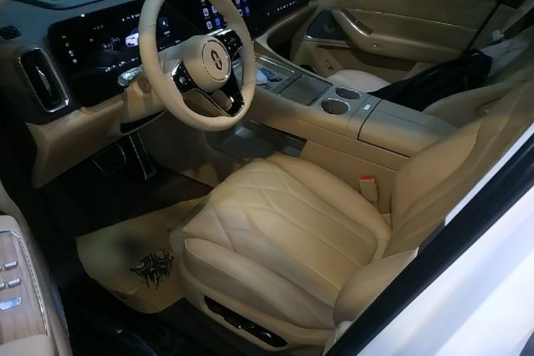 Used Hima AITO M8 2025 Extended-Range Max+ Version 53.4 kWh 6-Seater Edition Driver Seat