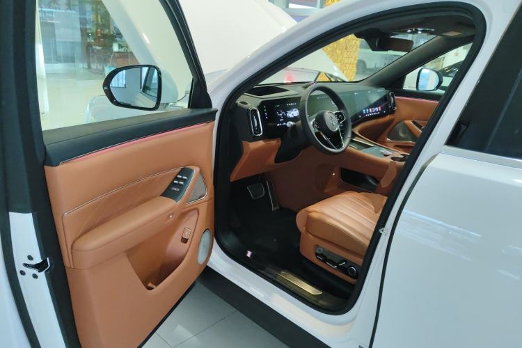 Used Hima AITO M8 2025 Extended-Range Ultra Version 53.4 kWh 5-Seater Edition Driver Seat