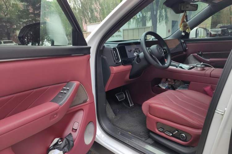 Used Hima AITO M8 2025 Extended-Range Max+ Version 53.4 kWh 6-Seater Edition Driver Seat