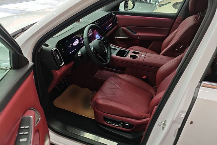 Used Hima AITO M8 2025 Extended-Range Ultra Version 53.4 kWh 5-Seater Edition Driver Seat
