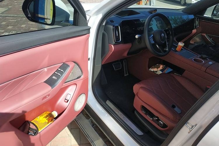 Used Hima AITO M8 2025 Extended-Range Max+ Version 53.4 kWh 6-Seater Edition Driver Seat