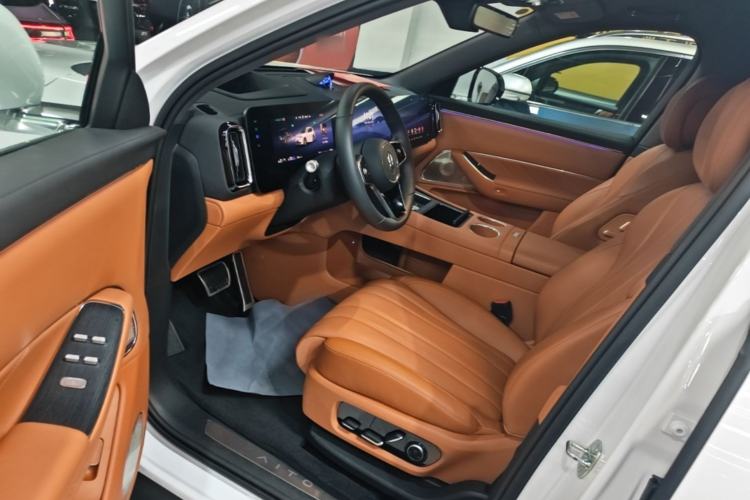 Used Hima AITO M8 2025 Extended-Range Ultra Version 53.4 kWh 6-Seater Edition Driver Seat