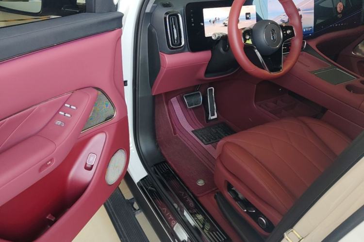 Used Hima AITO M8 2025 Extended-Range Ultra Version 53.4 kWh 6-Seater Edition Driver Seat