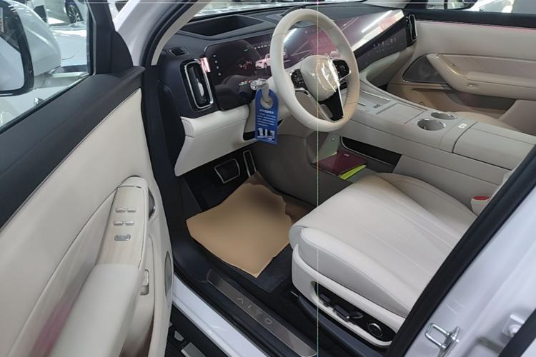Used Hima AITO M8 2025 Extended-Range Max Version 37 kWh 5-Seater Driver Seat