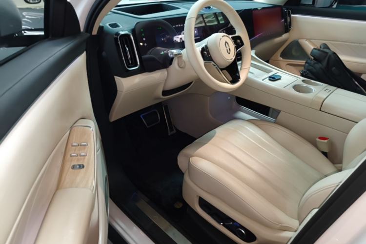 Used Hima AITO M8 2025 Extended-Range Max+ Version 53.4 kWh 6-Seater Edition Driver Seat