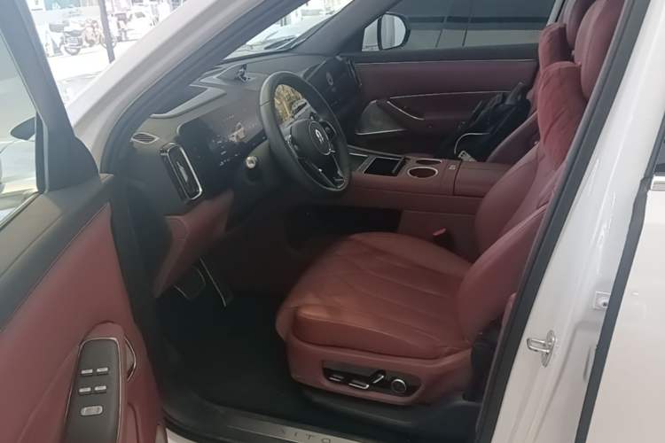 Used Hima AITO M8 2025 Extended-Range Ultra Version 53.4 kWh 6-Seater Edition Driver Seat