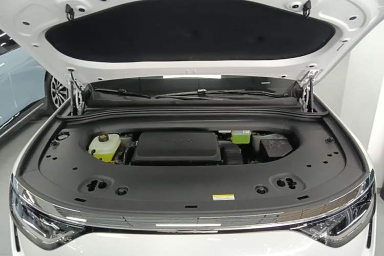 Used Hima AITO M8 2025 Extended-Range Max+ Version 53.4 kWh 5-Seater Edition Engine Bay